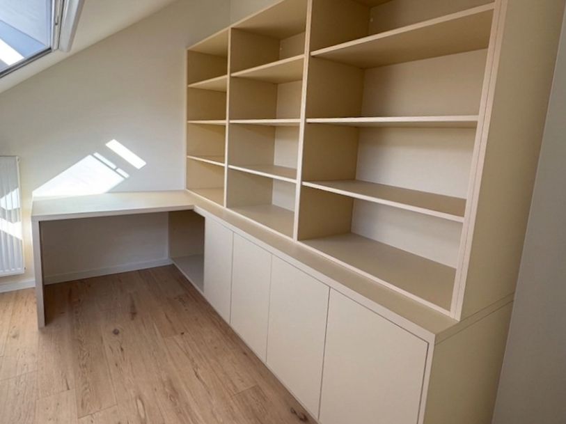 Bureau-wandkast